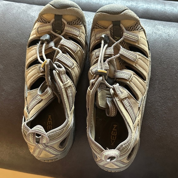 Keen Shoes - Keen Beige and Gray Athletic Sandals